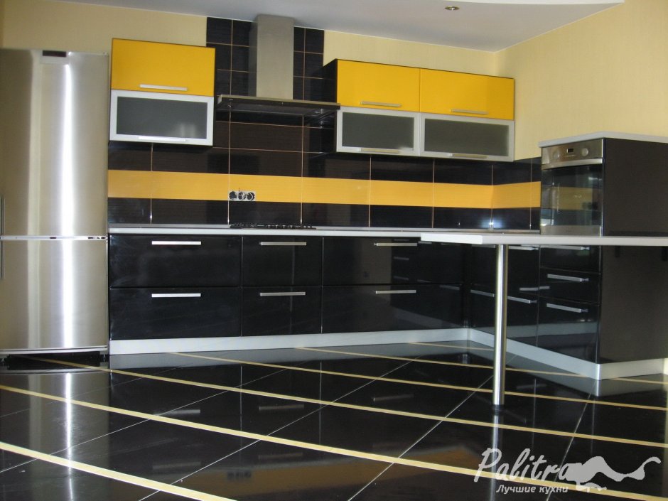 Кухонный гарнитур черно желтый