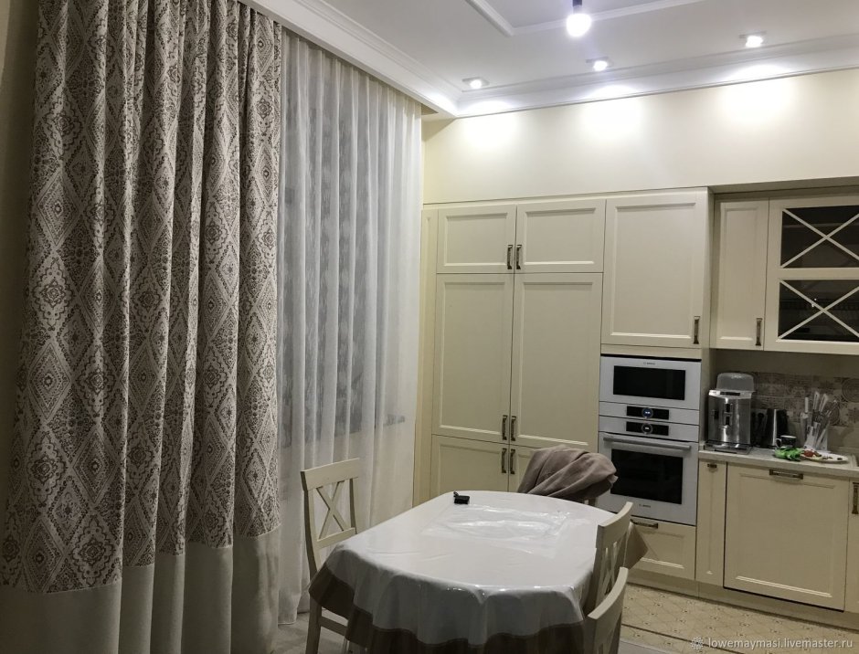 Шторы на кухню с балконом