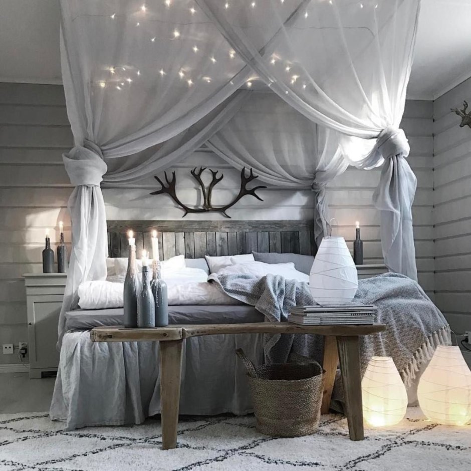 Спальня с балдахином в стиле Прованс
