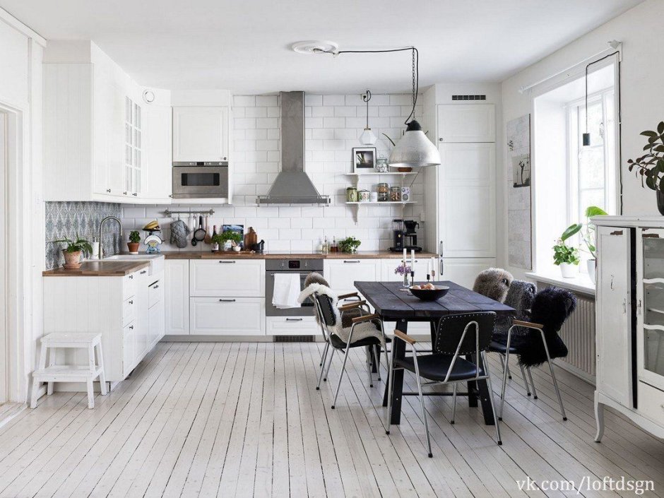 Серо белая кухня в скандинавском стиле