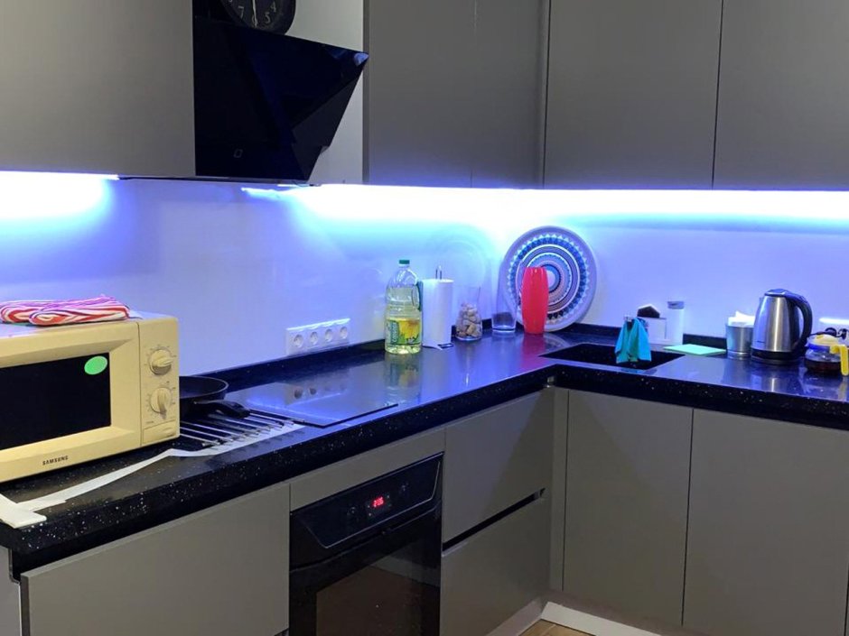 Подсветка для кухни под шкафы светодиодная угловая