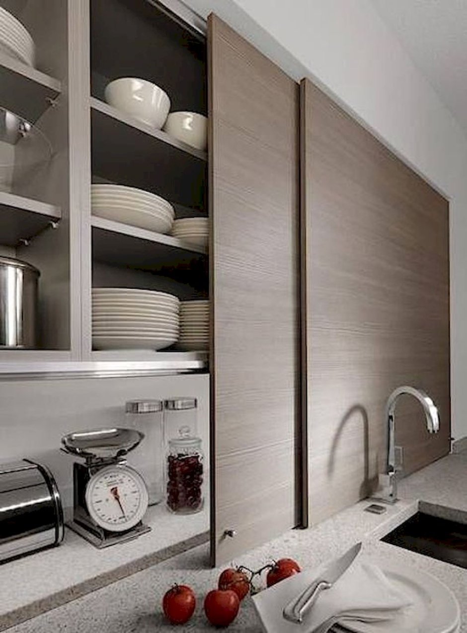 Кухонный гарнитур с раздвижными дверцами