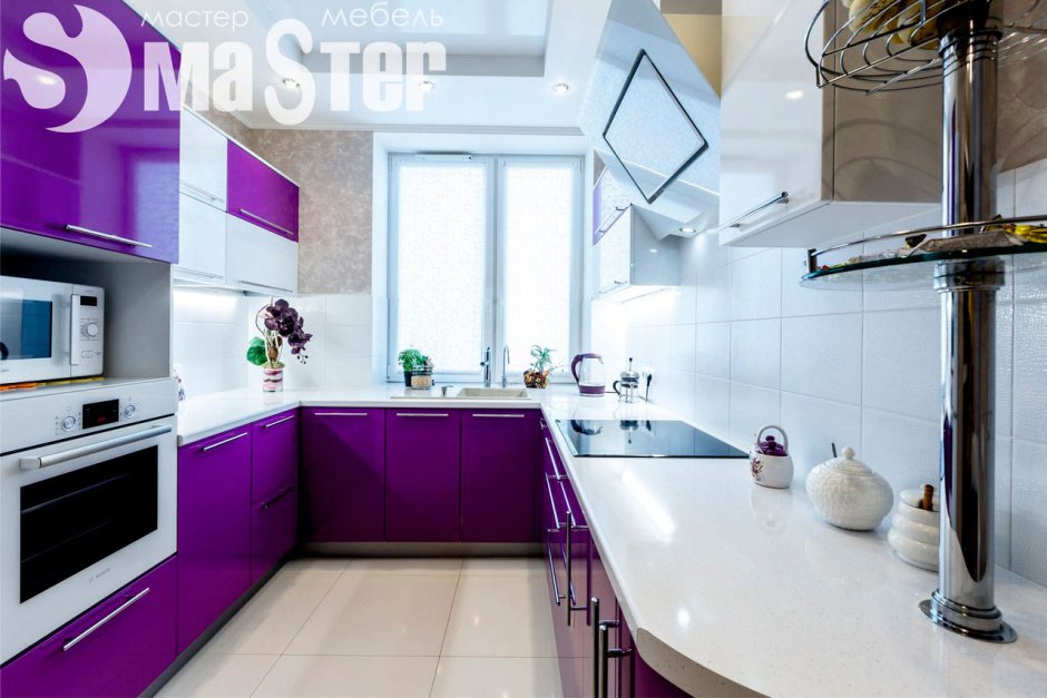 Черно фиолетовая кухня в интерьере