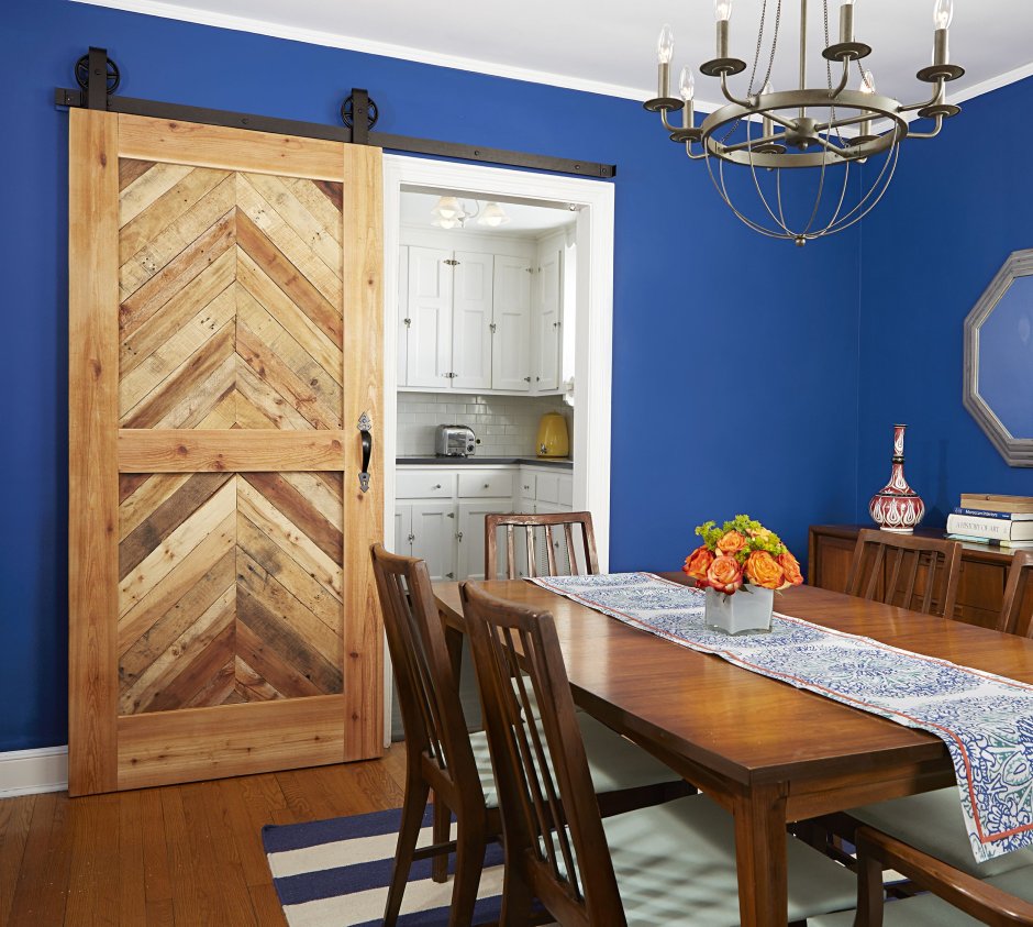 Деревянная дверь на кухню