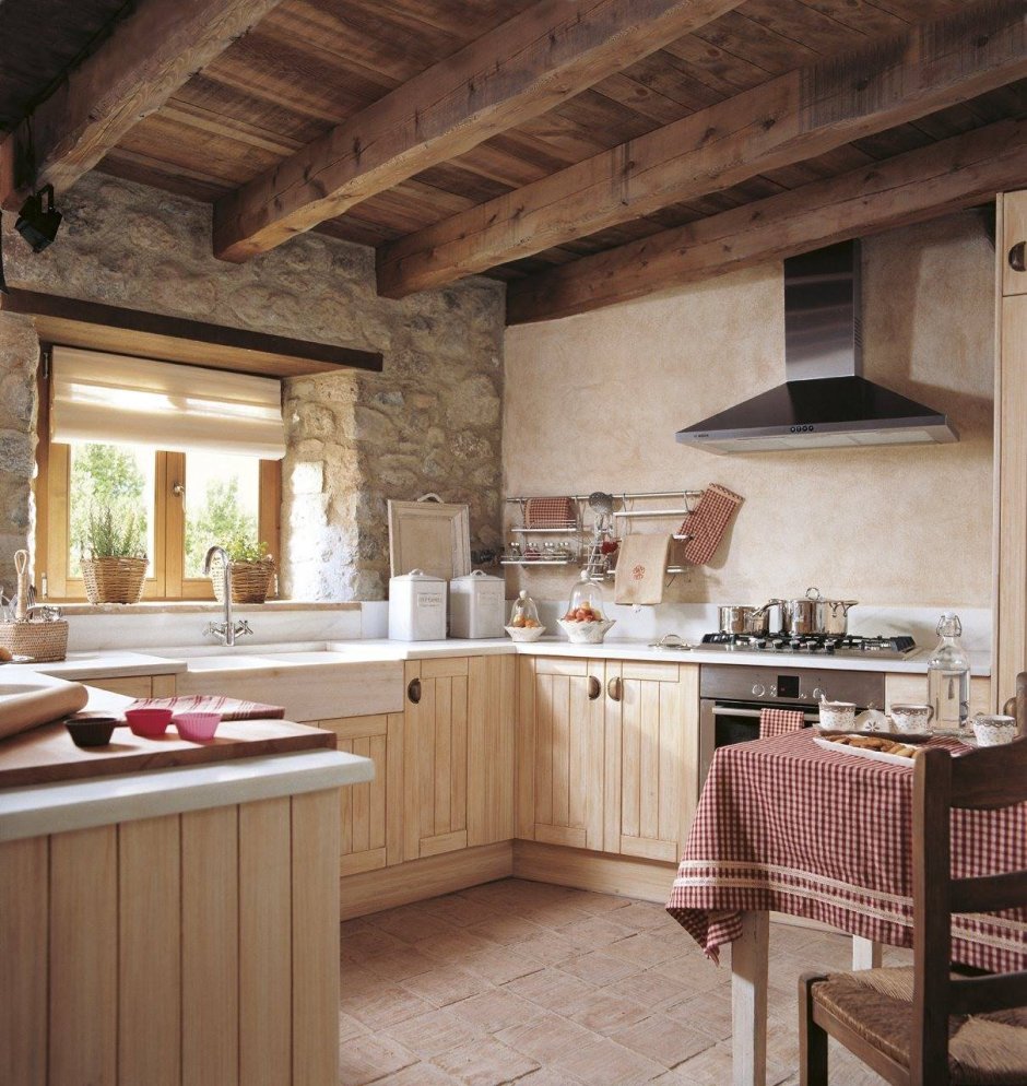 Кухня в деревянном доме