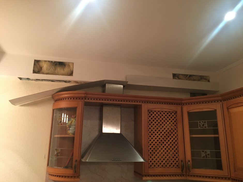 Воздуховод для вытяжки в кухонном гарнитуре