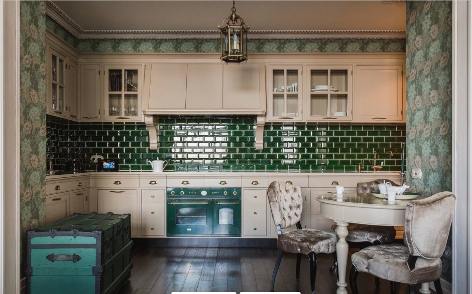 Кухни зеленого цвета классика