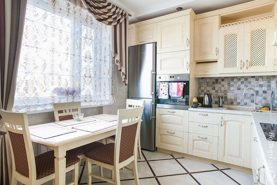 Бордовая кухня в интерьере