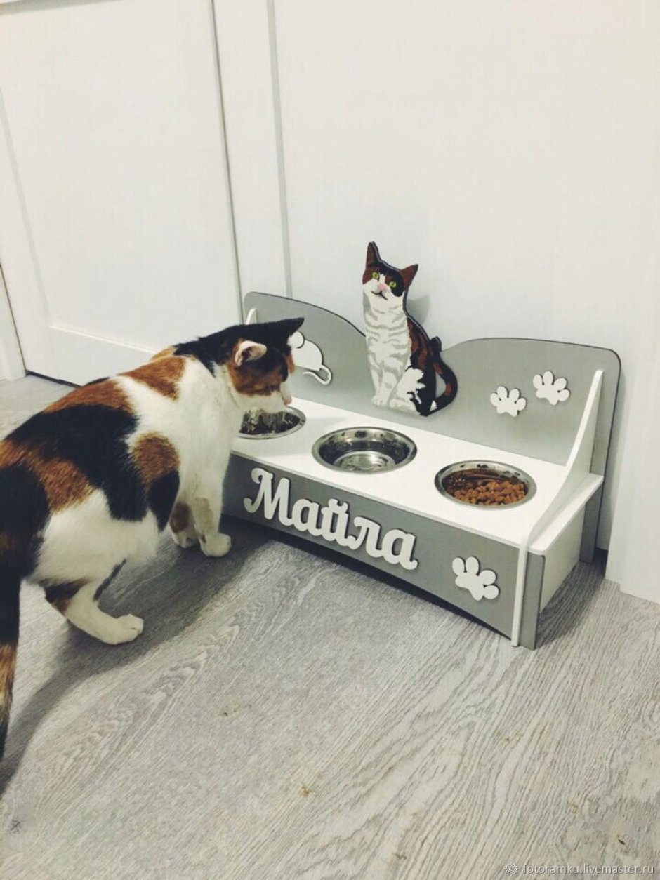 3 Миски на подставке для кошек