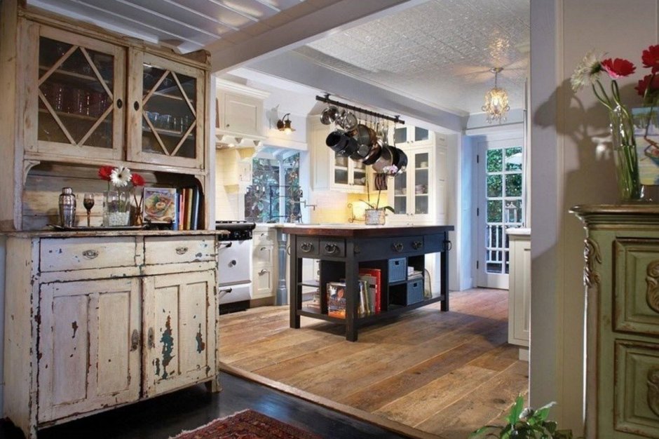 Столовая с сервантом