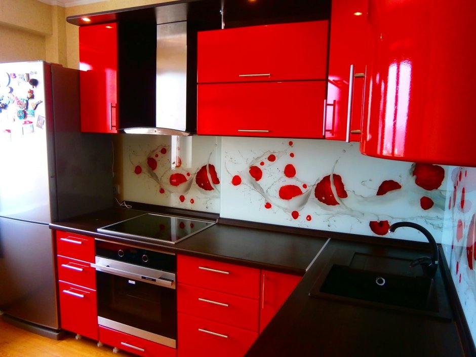 Красно бело черная кухня