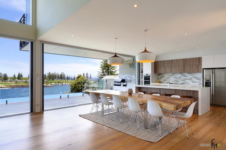 Кухня-столовая-гостиная с панорамными окнами