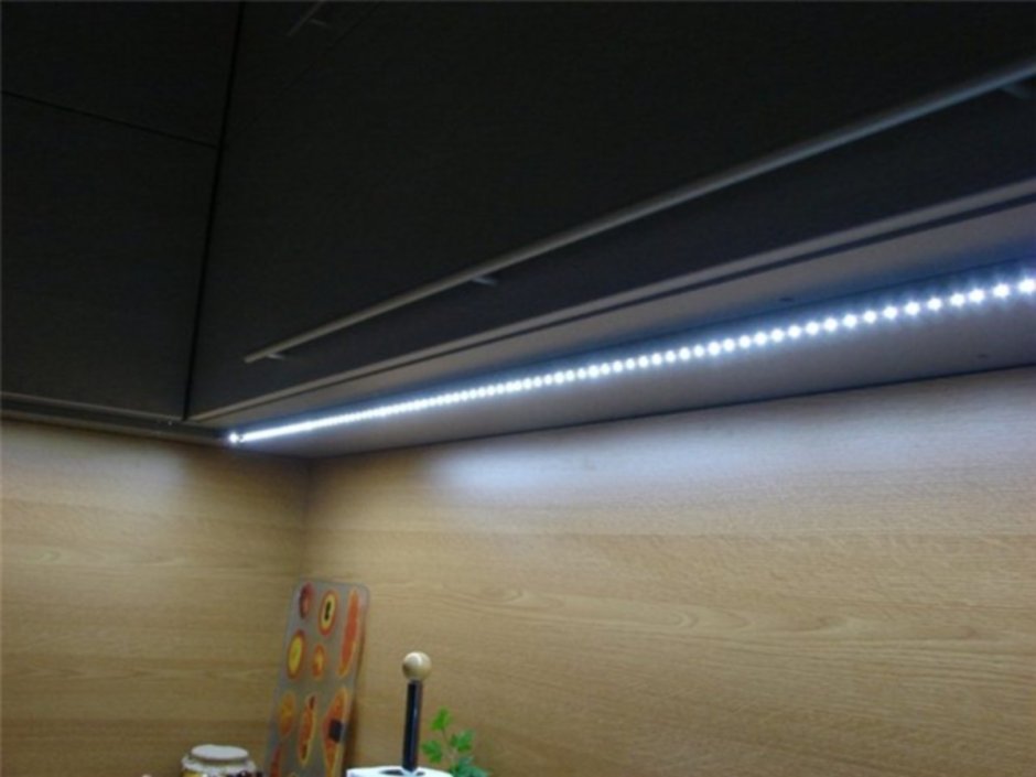 Подсветка под шкафами на кухне АВС электро