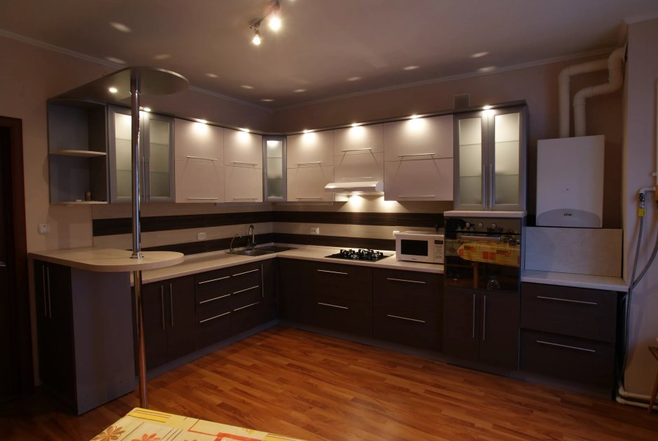 Функциональный кухонный гарнитур