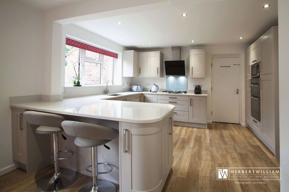 Кухня угловая белая