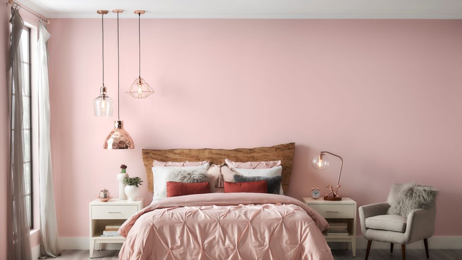 Розовые стены в интерьере