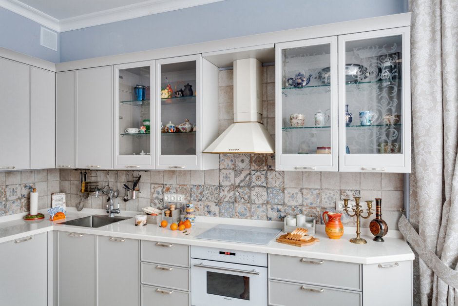 Белая кухня Неоклассика 2022 прямая