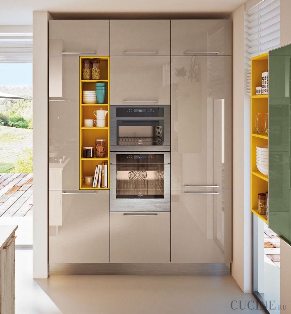 Встроенный холодильник в интерьере классика