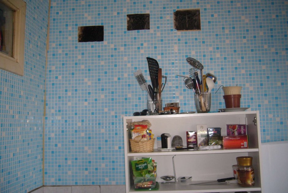 Обои на кухню с рисунком на одну стену