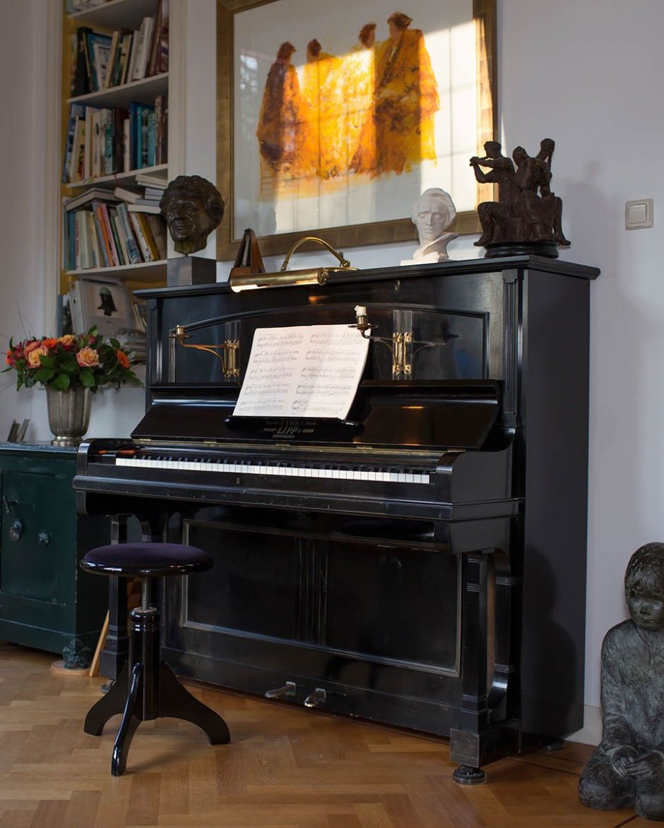 Пианино в особняке