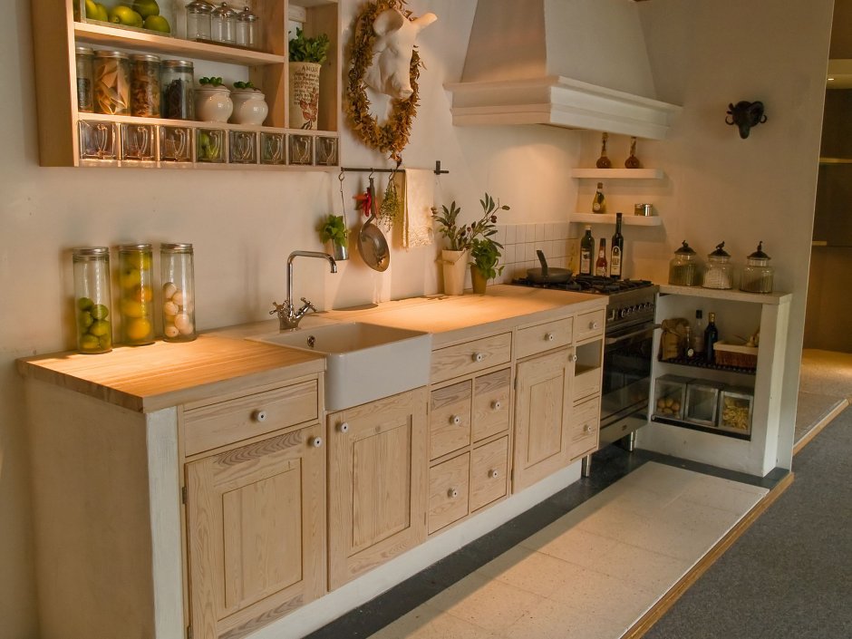 Дизайнерские кухни без верхних шкафов