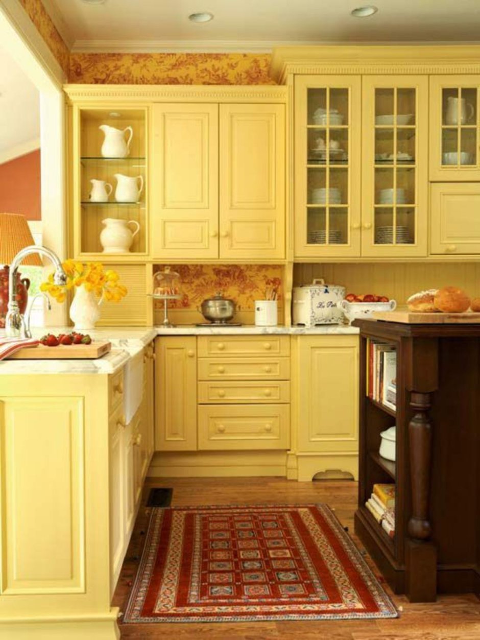 Желтая кухня в стиле Прованс