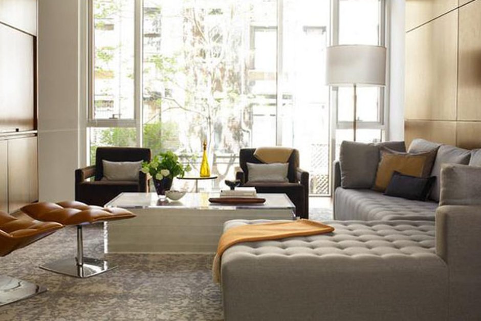 Диван и кресла в интерьере гостиной современный стиль