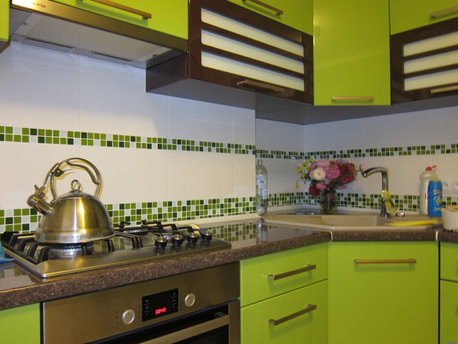 Зеленый кафель на кухне (73 фото)