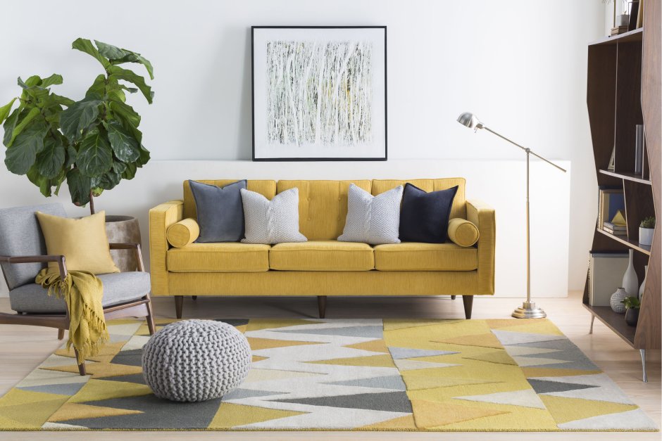 Желтая мягкая мебель в интерьере