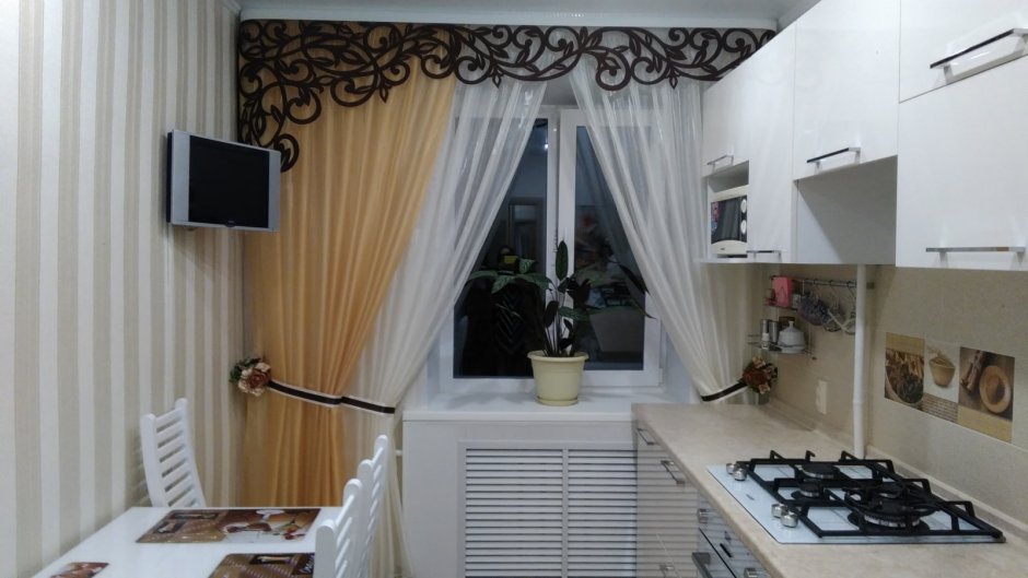 Шторы на кухню в современном стиле короткие
