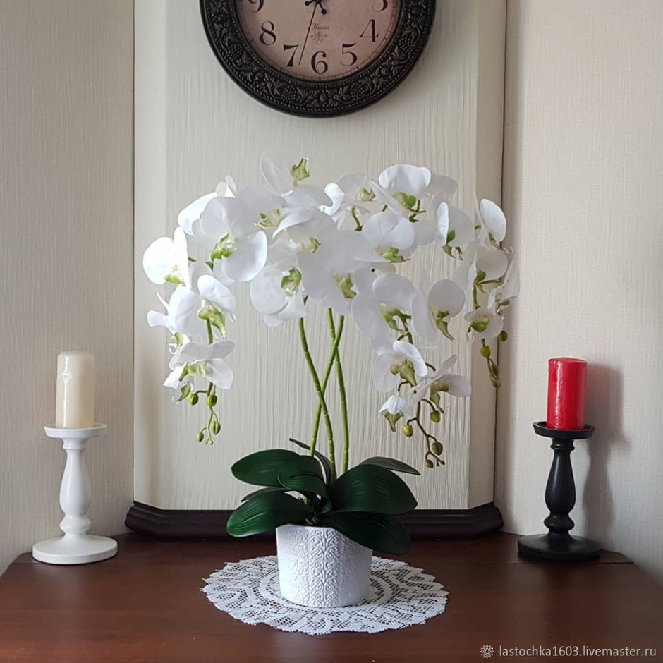 Икебана с орхидеями
