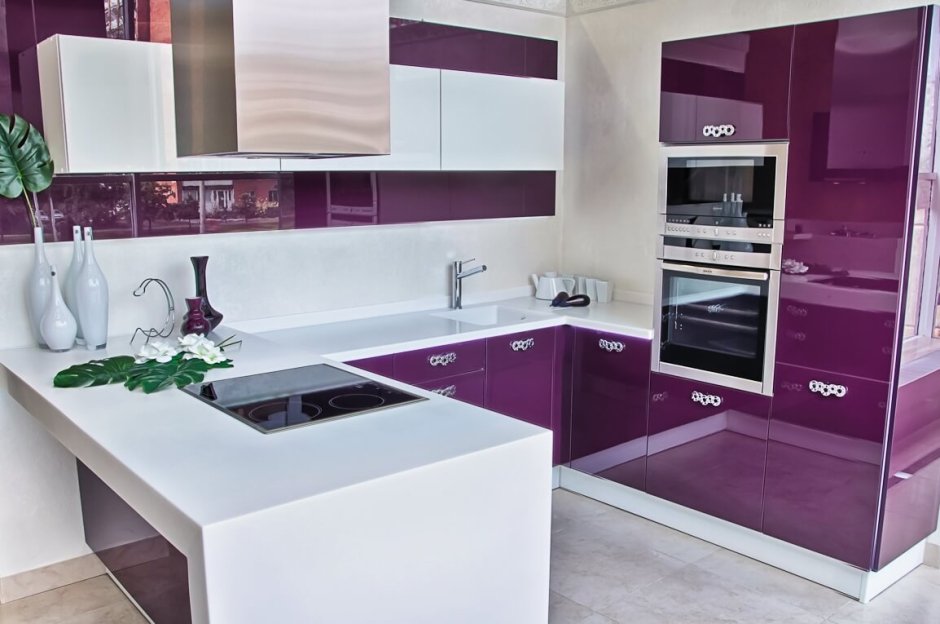 Фиолетовые кухни угловые