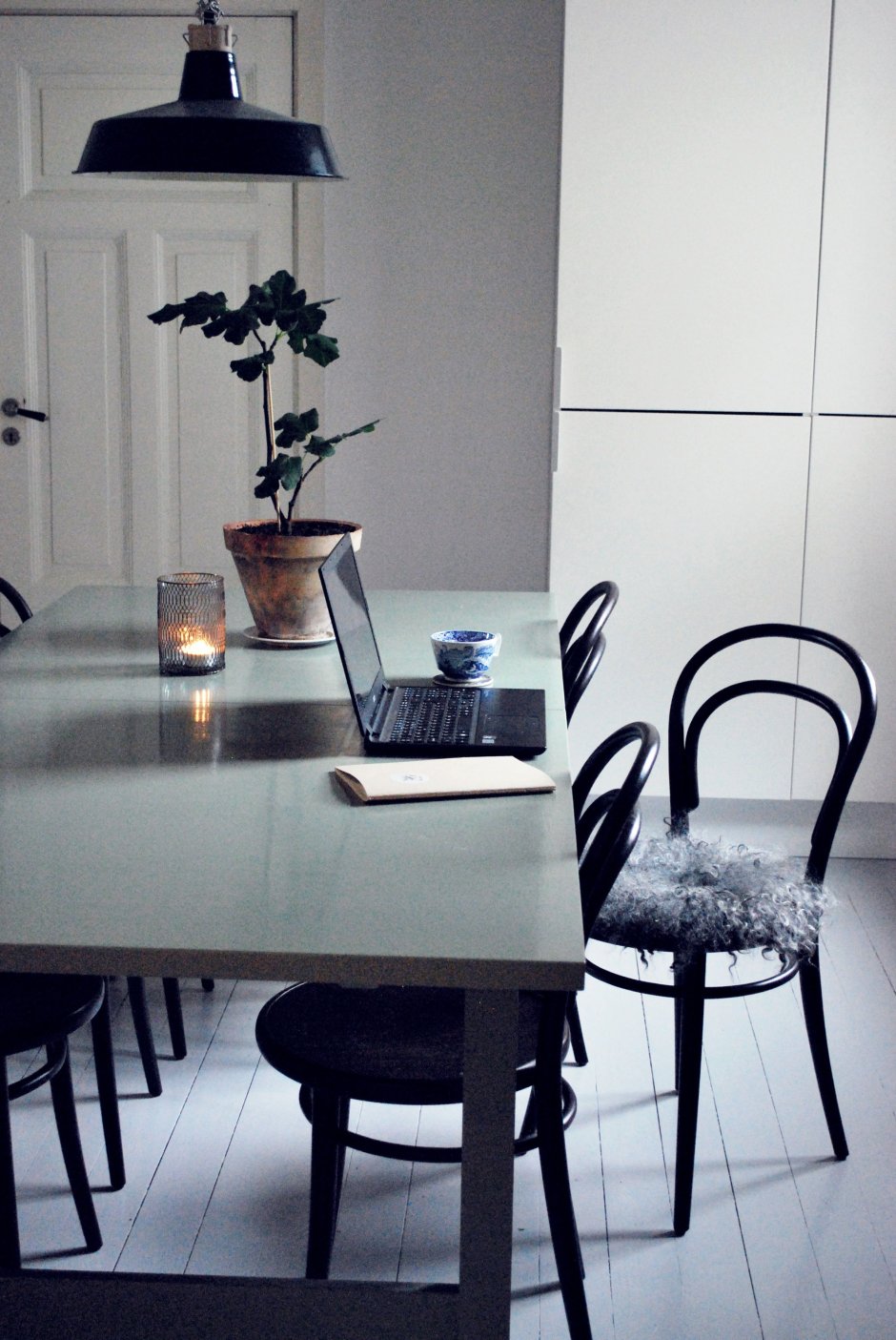 Перекраска обеденного стола