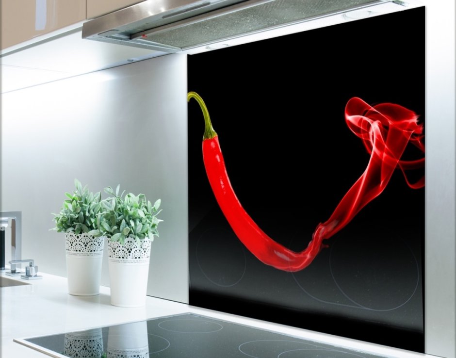 Прозрачный экран для кухни на стену