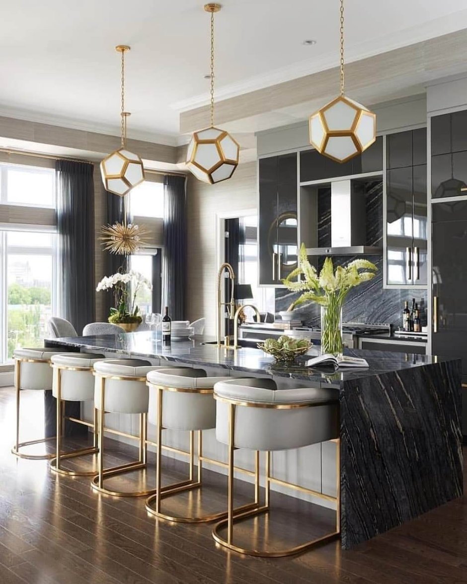 Венские стулья в интерьере кухни