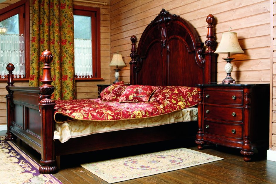 Кровать из натурального дерева