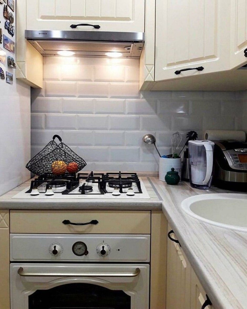 Кухня с маленькой плитой