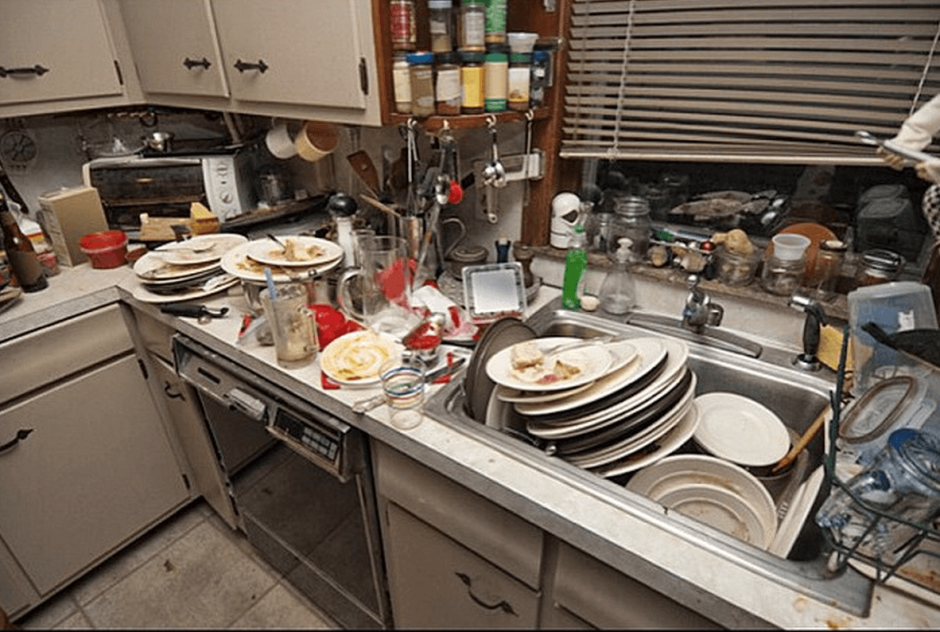 Грязная посуда на кухне