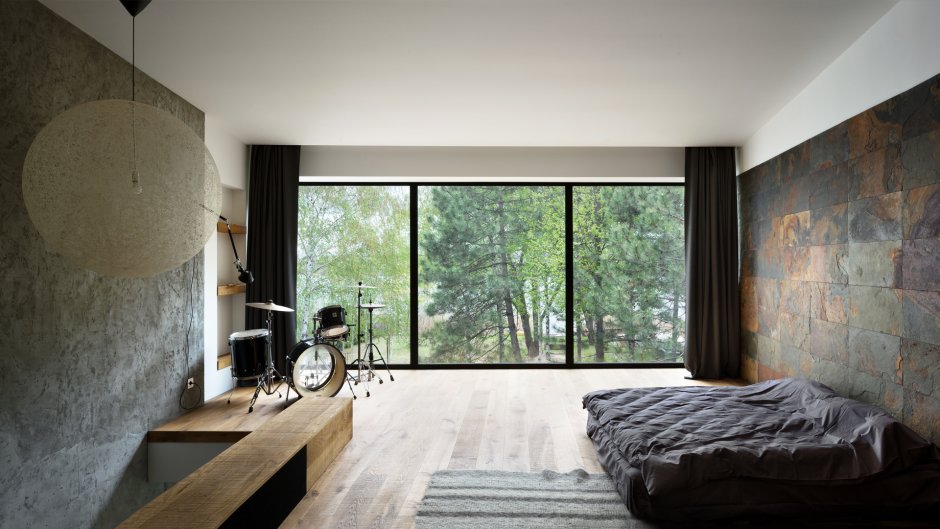 Спальня в стиле лофт с панорамными окнами
