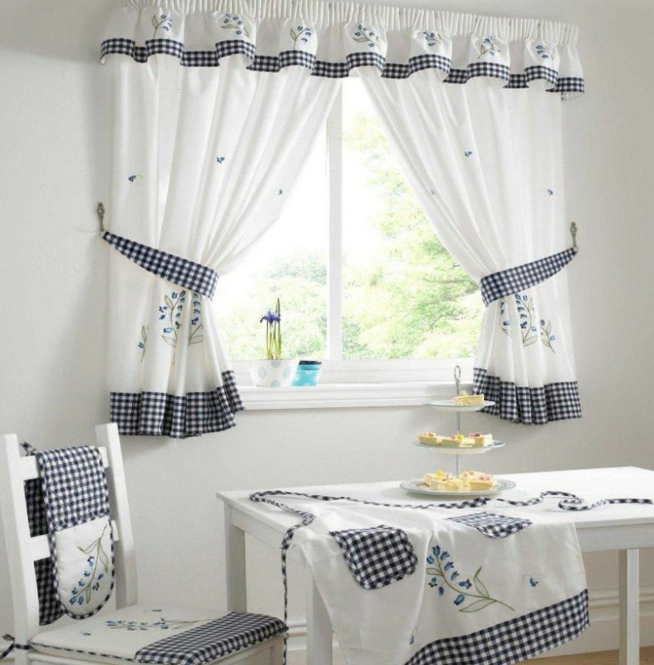 Короткие широкие шторы