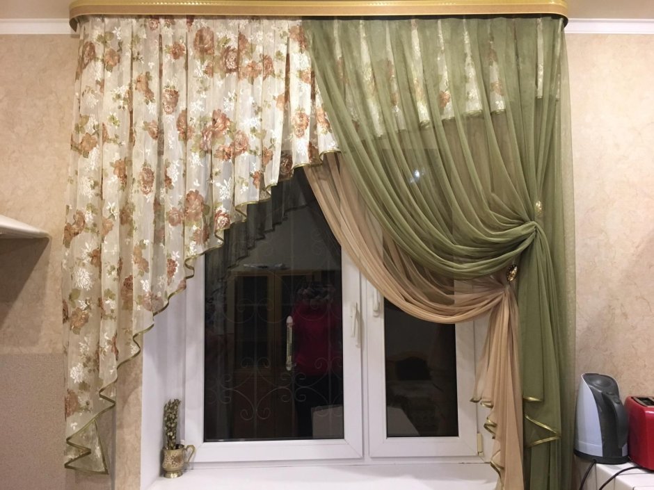 Занавески на кухню короткие
