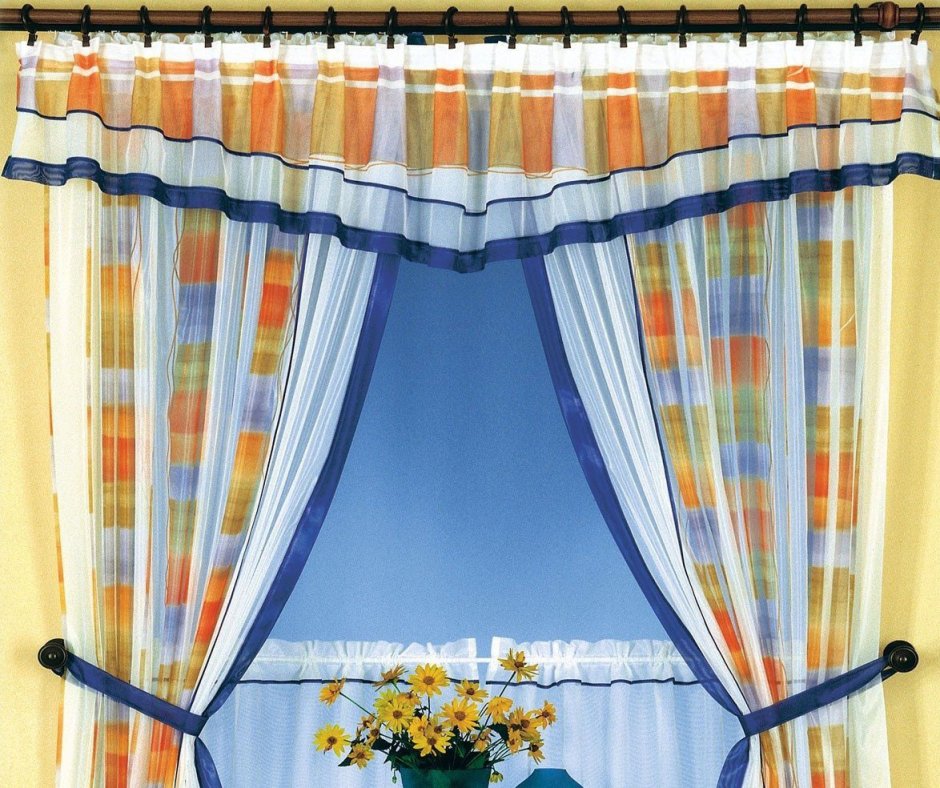 Шторы для кухни 2022 года