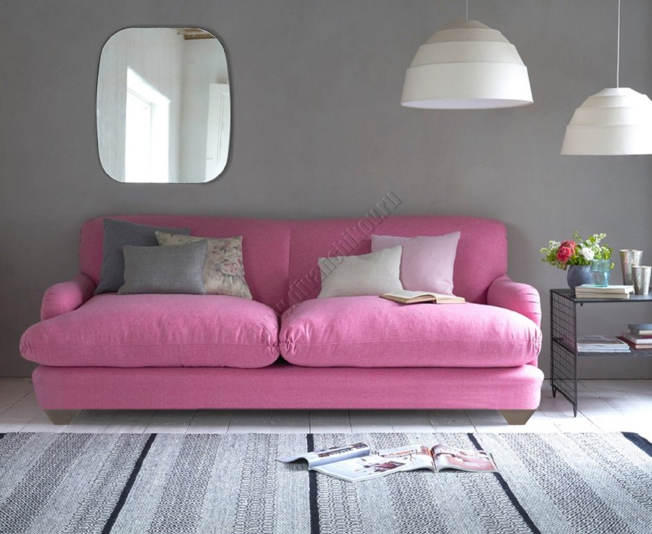Грязно розовый диван в интерьере (63 фото)
