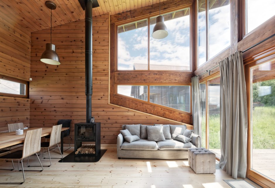Скандинавский интерьер деревянного дома