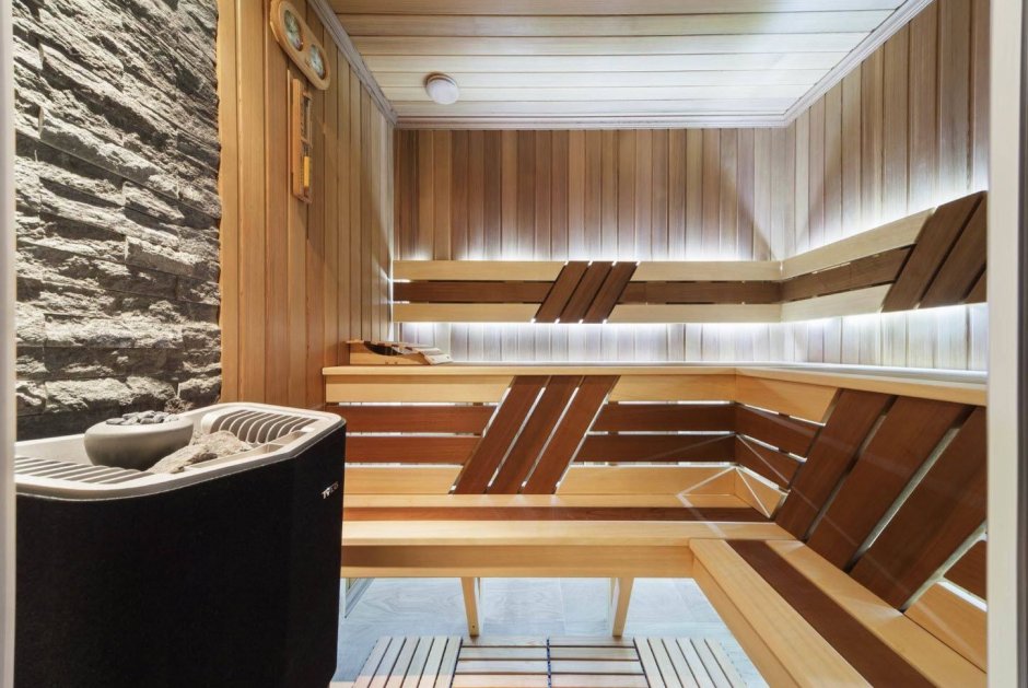 Отделка комнаты отдыха в бане в современном стиле