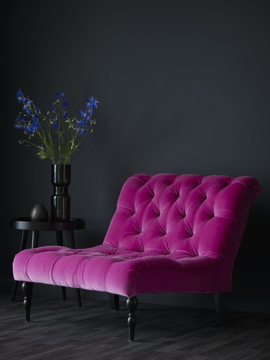 Розовая мягкая мебель в интерьере