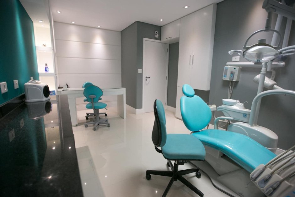 Темный кабинет стоматолога