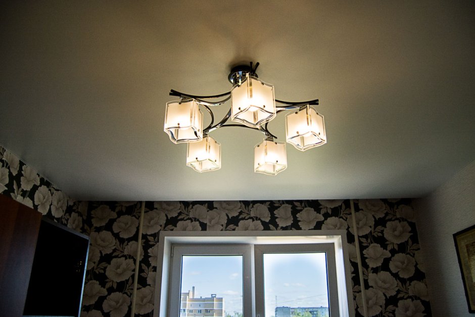 Потолки в стиле арт деко спальня