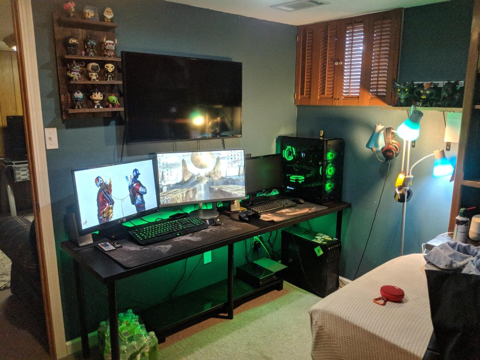 Зеленая геймерская комната