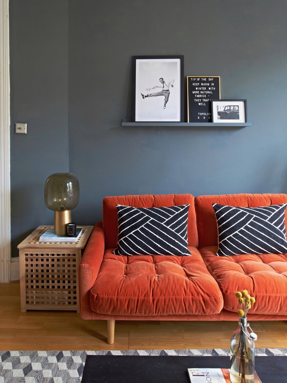 Оранжевый диван мидсенчери